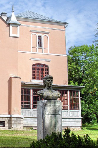 Памятник Софье Ковалевской