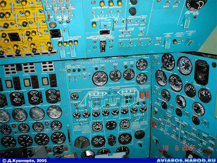 Панели управления системами самолёта