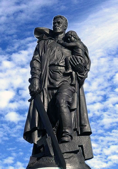 Берлинский памятник в Трептов- Парке