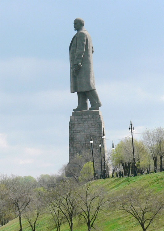 Памятник Ленину на Волго-Донском судоходном канале им. Ленина.