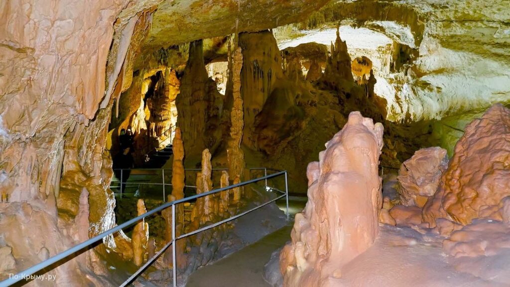 Мраморная пещера Крыма