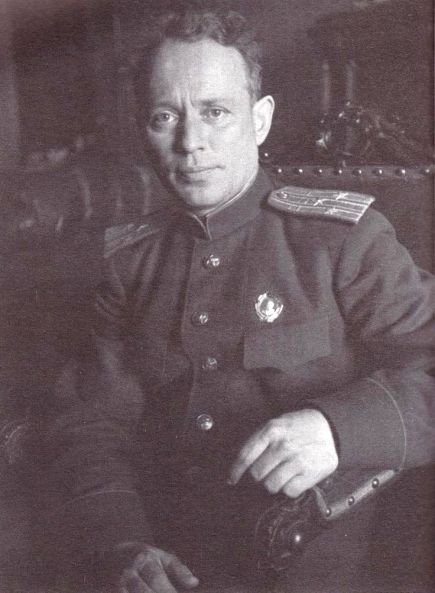 Михаил Шолохов в форме полковника