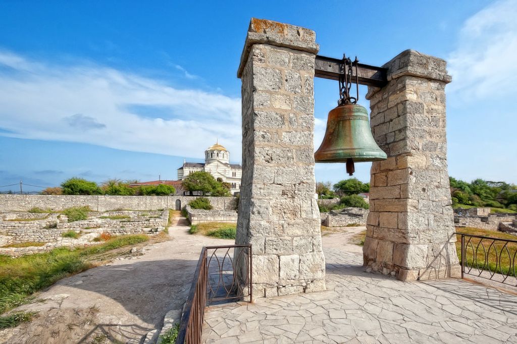 Древний колокол — памятник истории города Севастополя