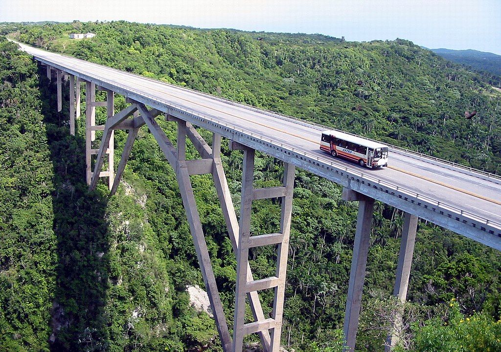 Мост, соединяющий провинцию Матанзас с провинцией Маябеке.
