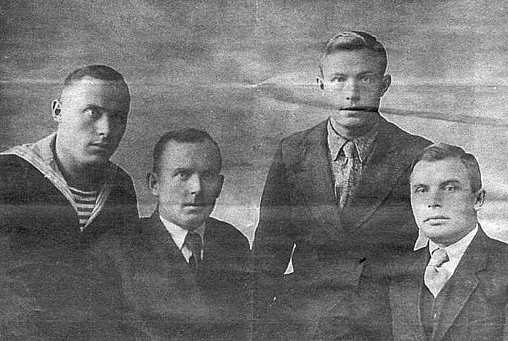 Братья Петровы — Алексей, Иван, Александр и Василий.