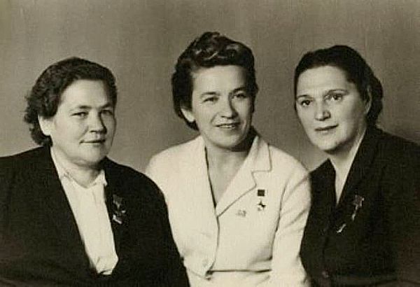 Мария Осипова, Надежда Троян и Елена Мазаник.