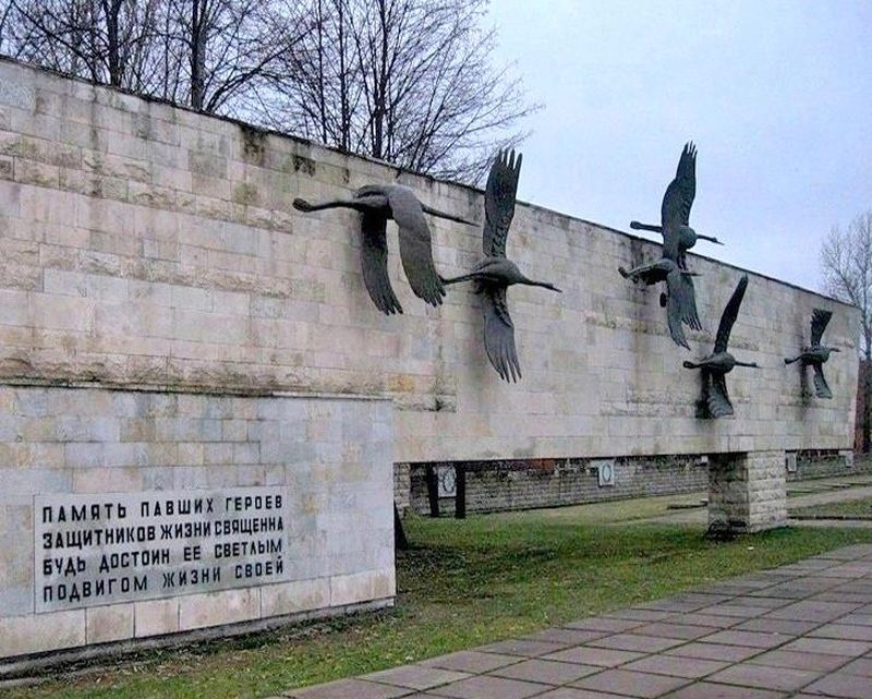 Мемориал Журавли в Санкт-Петербурге.