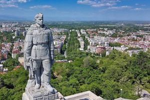 Лого статьи Памятник «Алёша» в Болгарии
