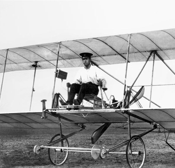 И. И. Сикорский на своем первом самолете БиС-1.