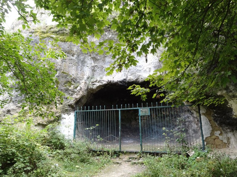 Пещера Чокурча.