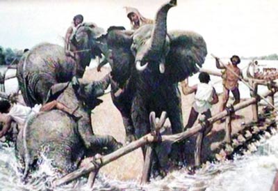 Переправа боевых слонов через реку.
