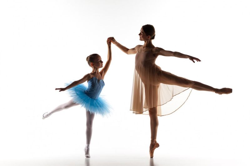 Маленькая балерина с учителем.