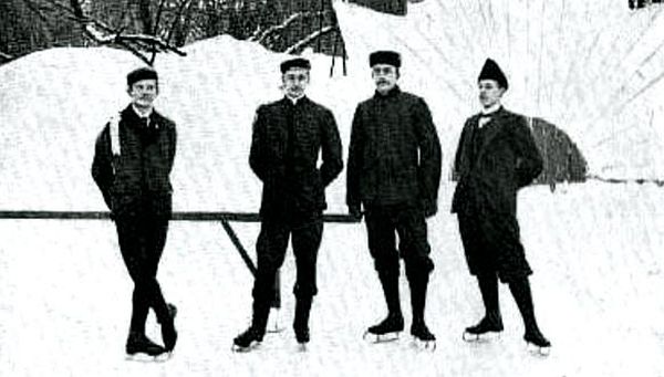Участники первого чемпионата мира по фигурному катанию в Санкт-Петербурге.