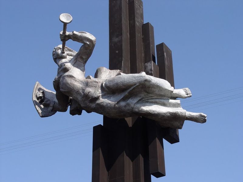 Памятник «Ника-победительница» вблизи.