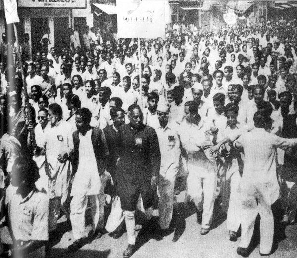 Пакистан 1952 год. Мирная демонстрация в защиту бенгальского языка.