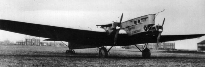 АНТ-4 — двухмоторный бомбардировщик.