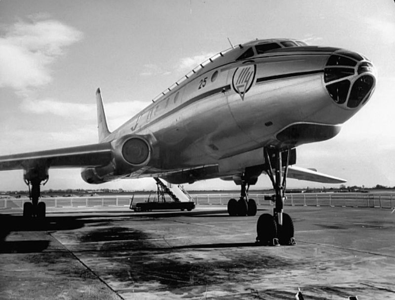 Ту-104 (первый реактивный пассажирский).