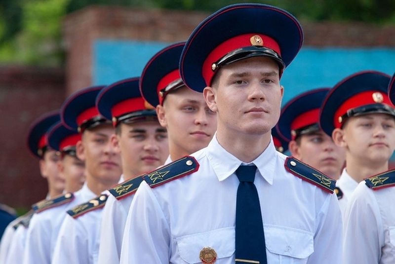 Выпускники Луганского кадетского корпуса.