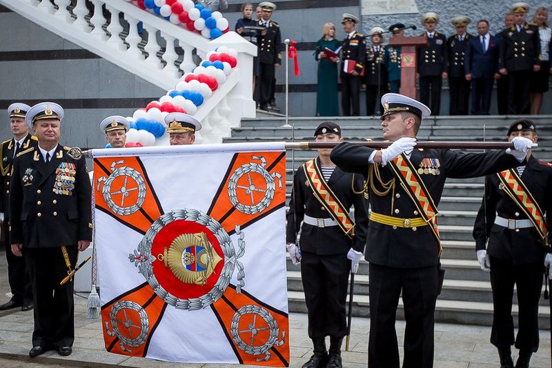 Знамя Владивостокского Нахимовского военно-морского училища.