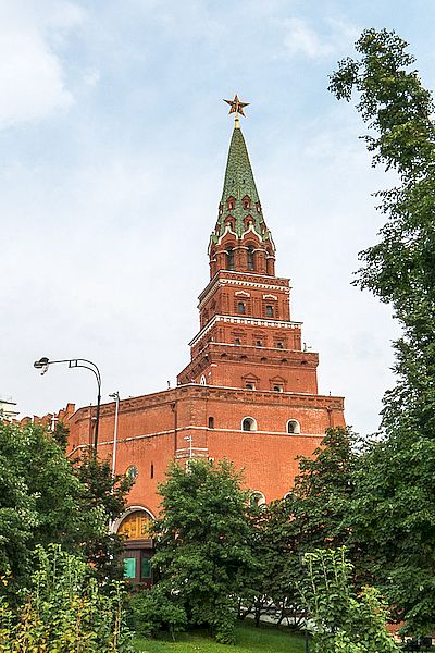 Боровицкая башня Кремля.