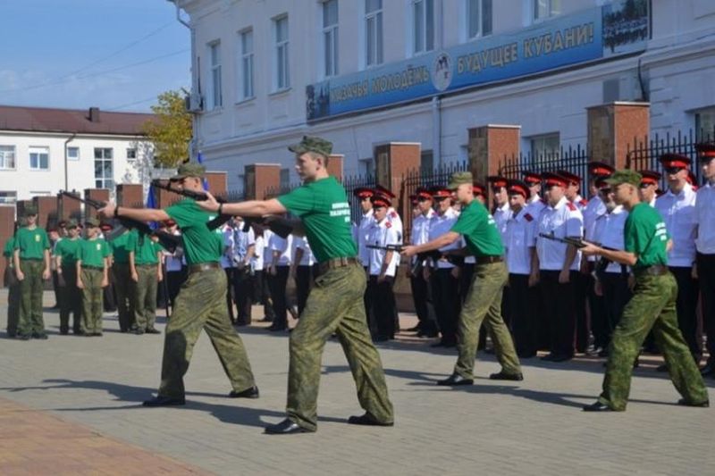 Новороссийский казачий кадетский корпус. День открытых дверей в казачьем кадетском корпусе.