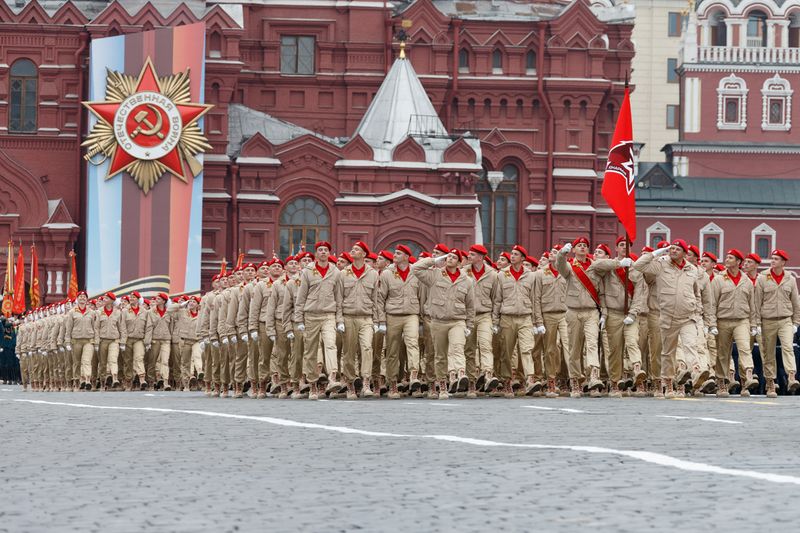 Сводный отряд Юнармии на параде на Красной площади.