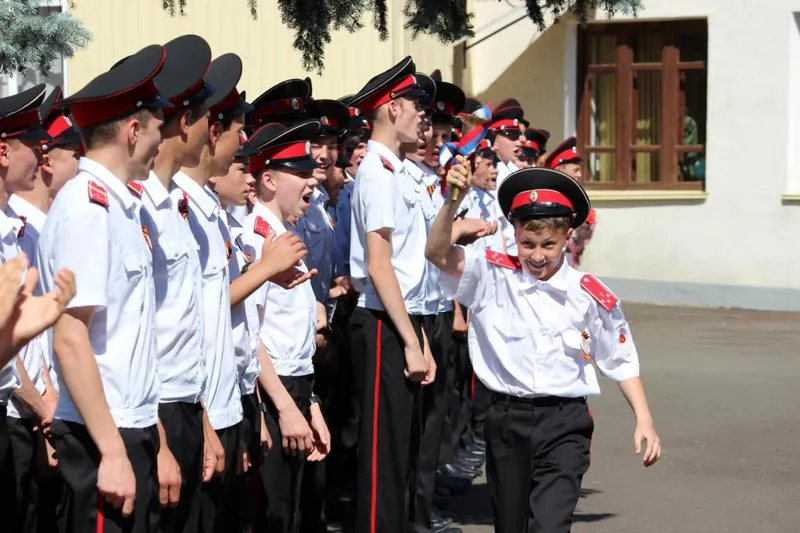 Первый звонок — начало учебного года.