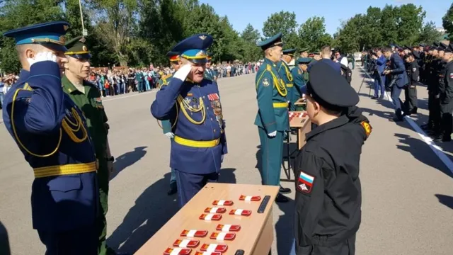 Уссурийское суворовское училище. Вручение первых погон.