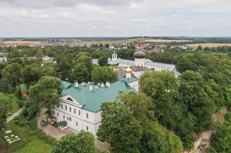 Архитектурный ансамбль Снетогорского монастыря.