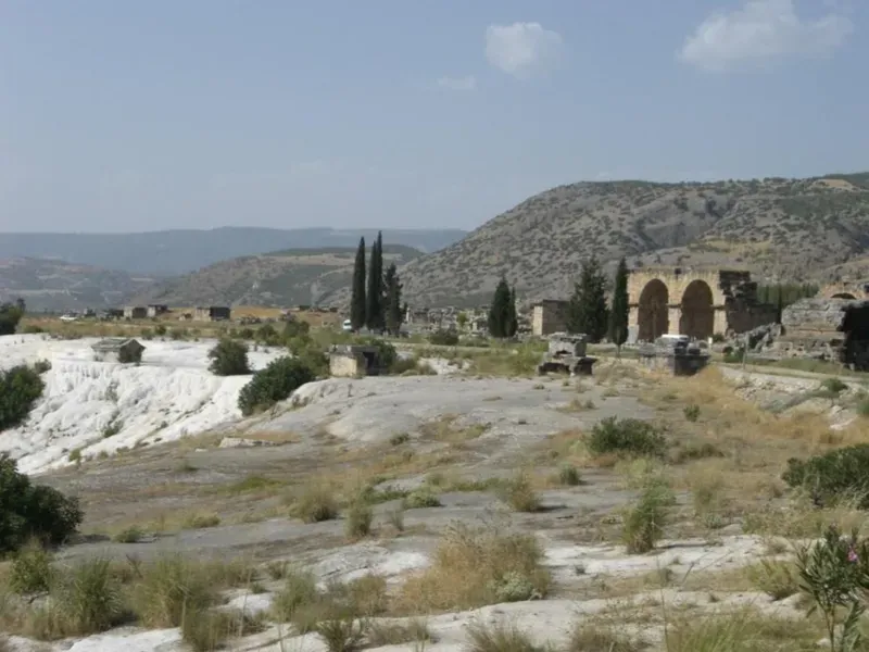 Иераполис — античный город вблизи Памуккале.