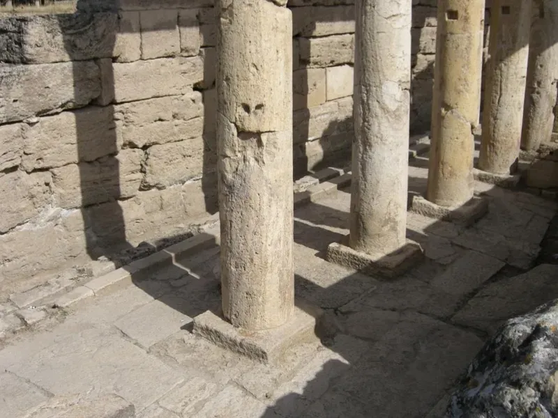 Великолепные античные руины.