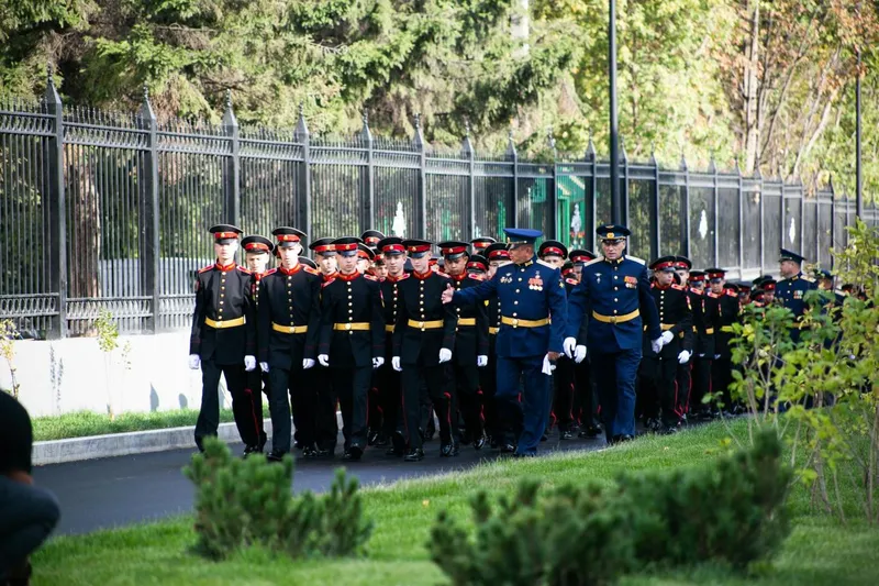 Воспитанники училища.