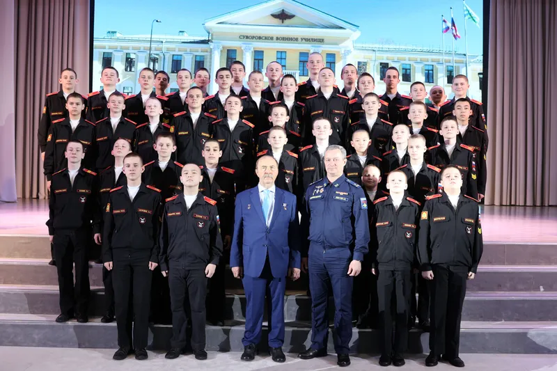 Герой РФ Александр Фёдорович Полещук в гостях у Иркутских суворовцев.