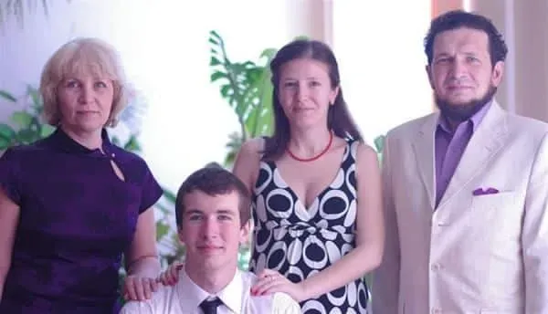 Вадим Чернобров с семьёй.