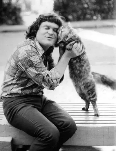 Юрий Куклачёв — дрессировщик кошек.