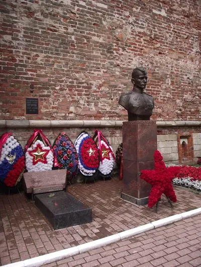 Памятник Герою Советского Союза М. А. Егорову. Смоленск