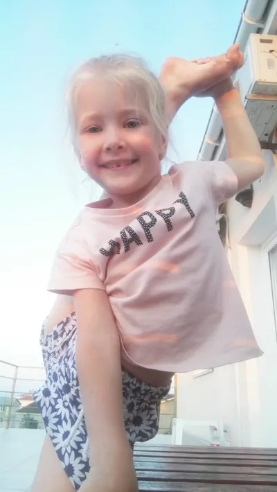 Арина начинала заниматься в детстве.