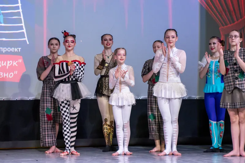 На сцене Орлёнка