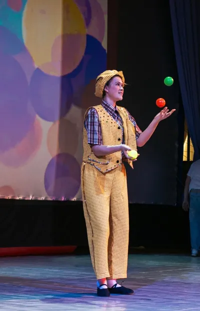 Алёна Богатырёва на сцене Орлёнка