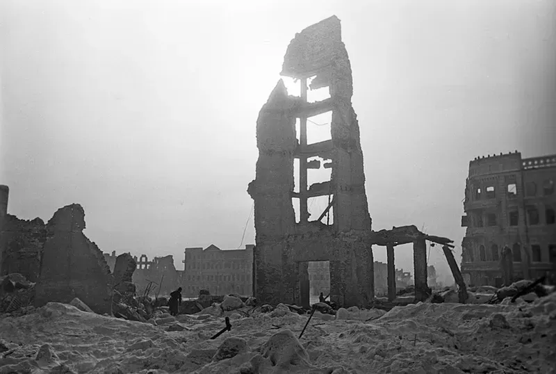 Город Сталинград после освобождения от немецко-фашистских захватчиков.