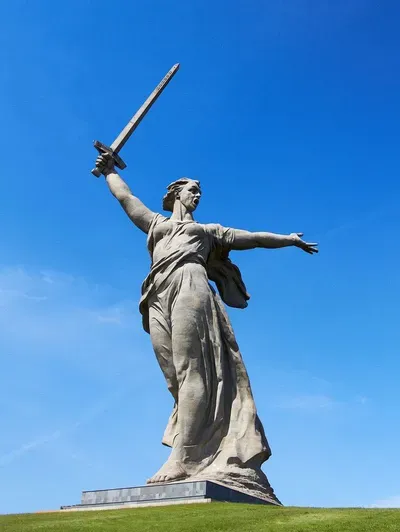 Монумент «Родина-мать зовёт!»